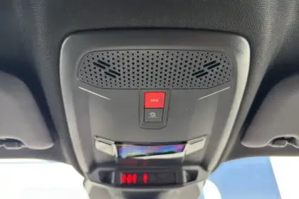 Photo 20 Peugeot 2008  Hybrid 145 e-DCS6