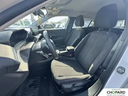 Photo 31 Peugeot 2008  Electrique 136 ch
