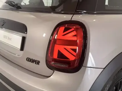 Photo 17 Mini Mini Hatch 3 Portes Cooper 136 ch DKG7