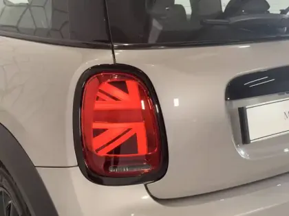 Photo 16 Mini Mini Hatch 3 Portes Cooper 136 ch DKG7