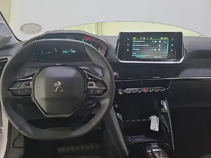 Photo 7 Peugeot 208  Electrique 50 kWh 136ch