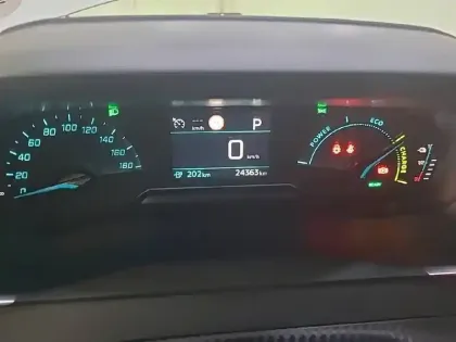 Photo 9 Peugeot 208  Electrique 50 kWh 136ch