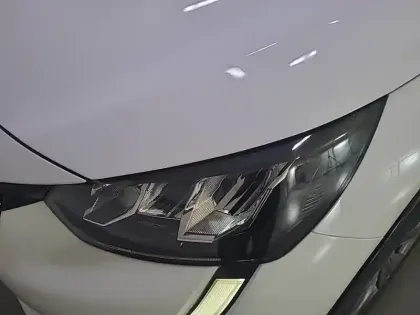 Photo 15 Peugeot 208  Electrique 50 kWh 136ch