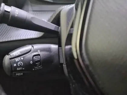 Photo 25 Peugeot 208  Electrique 50 kWh 136ch