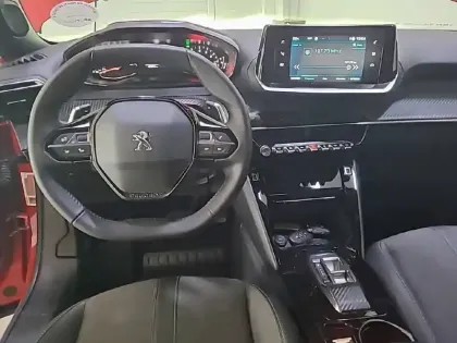 Photo 14 Peugeot 2008  PureTech 130 S&S EAT8
