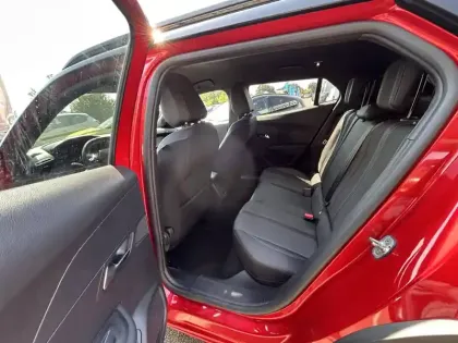 Photo 5 Peugeot 2008  PureTech 130 S&S EAT8