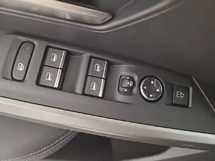Photo 23 Peugeot 3008  Hybrid 145 e-DCS6