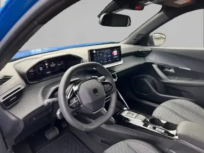 Photo 7 Peugeot 2008  Hybrid 136 e-DCS6