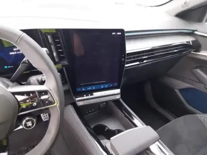 Photo 13 Renault Rafale  E-Tech full hybrid 200 ch