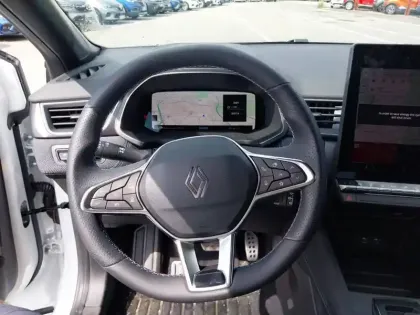 Photo 10 Renault Captur  E-Tech full hybrid 160 ch