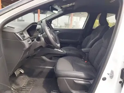 Photo 8 Renault Captur  E-Tech full hybrid 160 ch
