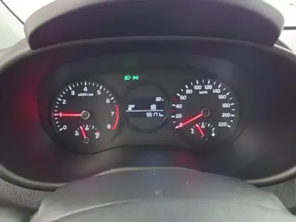 Photo 49 Kia Picanto  1.0 essence MPi 67 ch BVM5