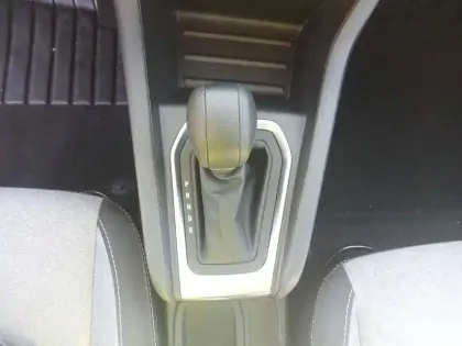 Photo 12 Renault Clio  E-Tech full hybrid 145