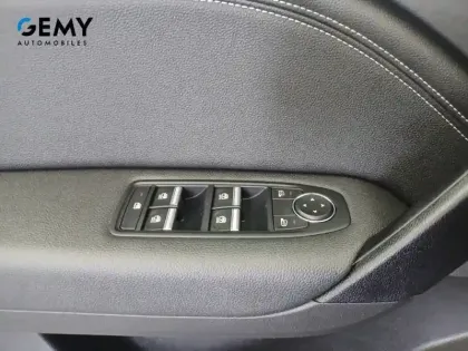 Photo 31 Renault Captur  E-Tech full hybrid 145