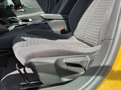 Photo 12 Peugeot 208  Electrique 50 kWh 136ch