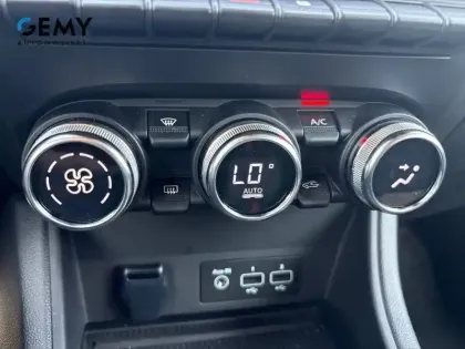 Photo 13 Renault Captur  mild hybrid 140