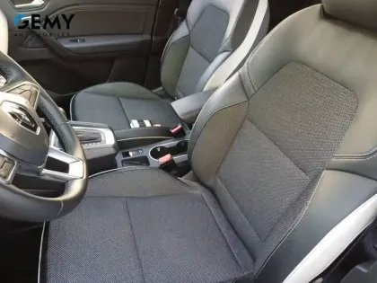Photo 8 Renault Captur  E-Tech full hybrid 145