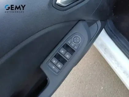 Photo 13 Renault Clio  E-Tech full hybrid 145