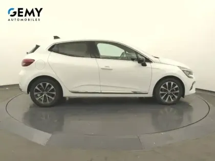 Photo 18 Renault Clio  E-Tech full hybrid 145