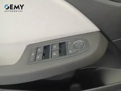 Photo 31 Renault Clio  E-Tech full hybrid 145