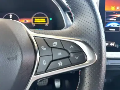 Photo 42 Renault Captur  E-Tech full hybrid 145 ch