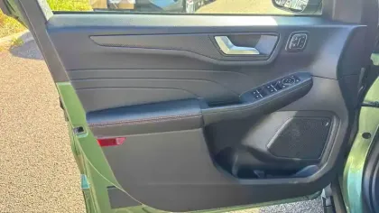 Photo 21 Ford Kuga  2.5 Duratec 180 ch FlexiFuel FHEV E85 Powershift