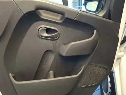 Photo 70 Renault Master  FGN TRAC F3300 L2H2 DCI 135