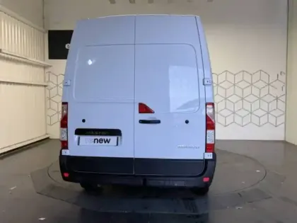 Photo 26 Renault Master  FGN TRAC F3300 L2H2 DCI 135