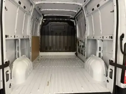 Photo 46 Renault Master  FGN TRAC F3300 L2H2 DCI 135