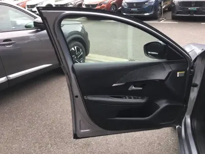 Photo 15 Peugeot 208  100 S&S BVM6