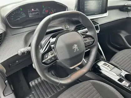 Photo 8 Peugeot 208  Electrique 50 kWh 136ch