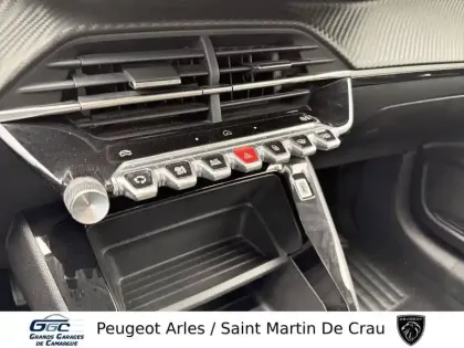 Photo 14 Peugeot 208  PureTech 100 S&S BVM6