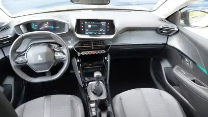 Photo 19 Peugeot 208  PureTech 100 S&S BVM6