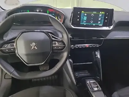Photo 7 Peugeot 208  Electrique 50 kWh 136ch