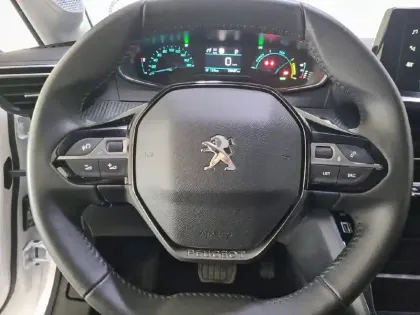Photo 8 Peugeot 208  Electrique 50 kWh 136ch