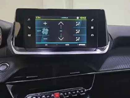 Photo 19 Peugeot 208  Electrique 50 kWh 136ch