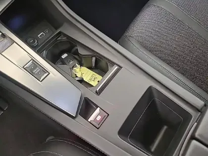 Photo 20 Peugeot 308  PHEV 180 e-EAT8