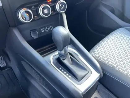Photo 12 Renault Clio  E-Tech full hybrid 145