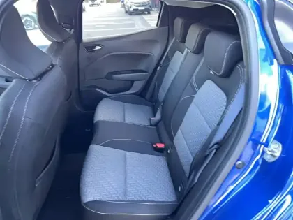 Photo 15 Renault Clio  E-Tech full hybrid 145