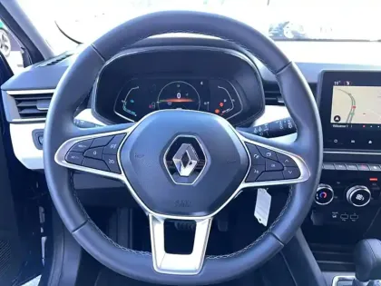 Photo 14 Renault Clio  E-Tech full hybrid 145