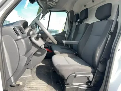 Photo 24 Renault Master  FGN TRAC F3500 L3H3 BLUE DCI 135
