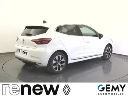 Photo 17 Renault Clio  E-Tech full hybrid 145