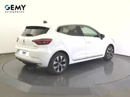 Photo 37 Renault Clio  E-Tech full hybrid 145