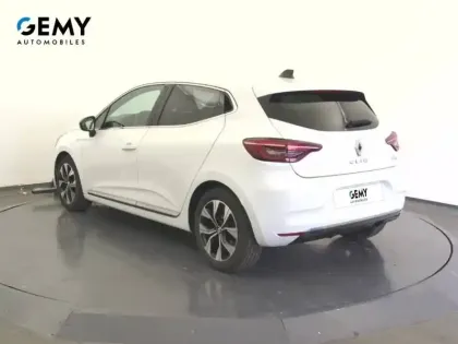 Photo 26 Renault Clio  E-Tech full hybrid 145
