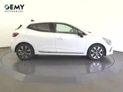 Photo 23 Renault Clio  E-Tech full hybrid 145