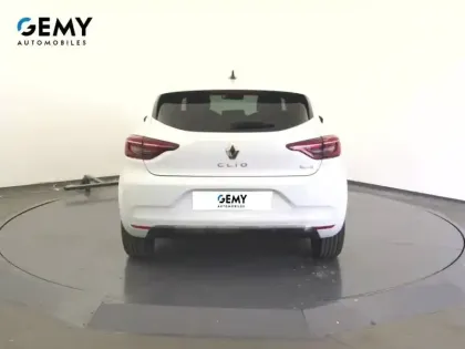 Photo 24 Renault Clio  E-Tech full hybrid 145