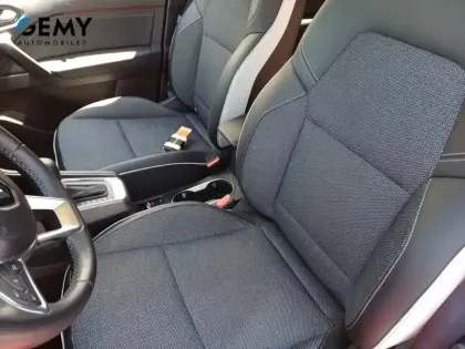 Photo 8 Renault Captur  E-Tech full hybrid 145