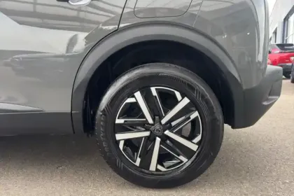Photo 12 Peugeot 2008  PureTech 100 S&S BVM6