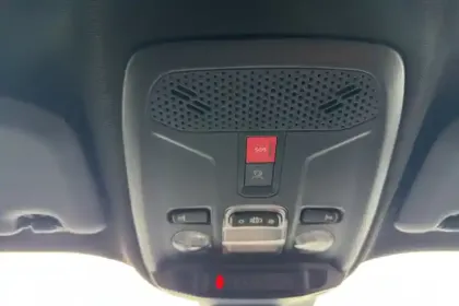 Photo 24 Peugeot 2008  PureTech 100 S&S BVM6