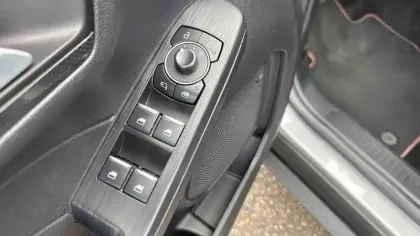 Photo 22 Ford Kuga  2.5 Duratec 190 ch FlexiFuel FHEV E85 Powershift